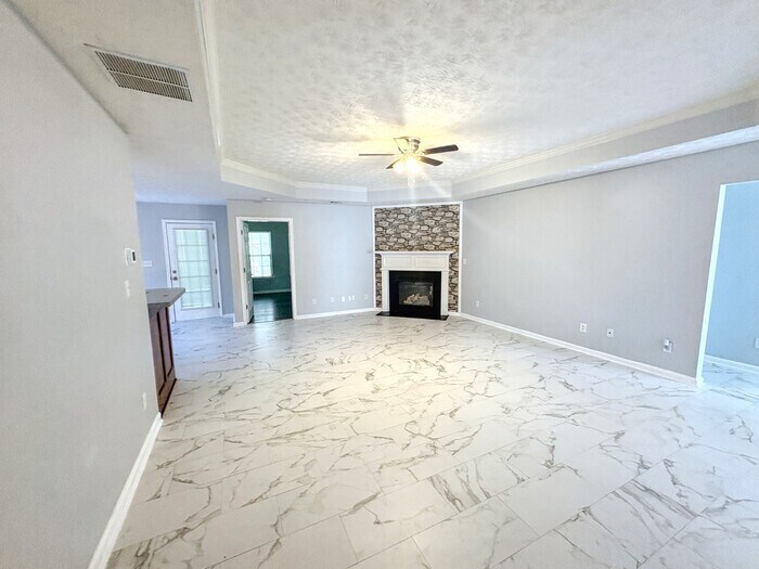 Building Photo - 2045 Parador Bend