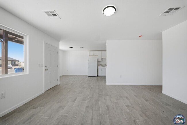 Building Photo - 1077 Wozencraft St