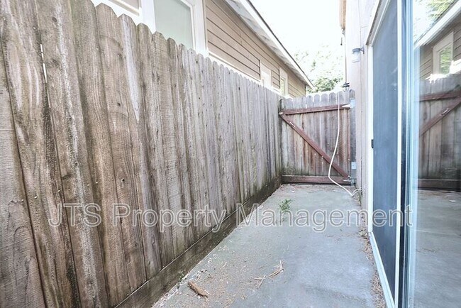 Building Photo - 2722 26th St