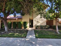Building Photo - 939 Claremont Ct