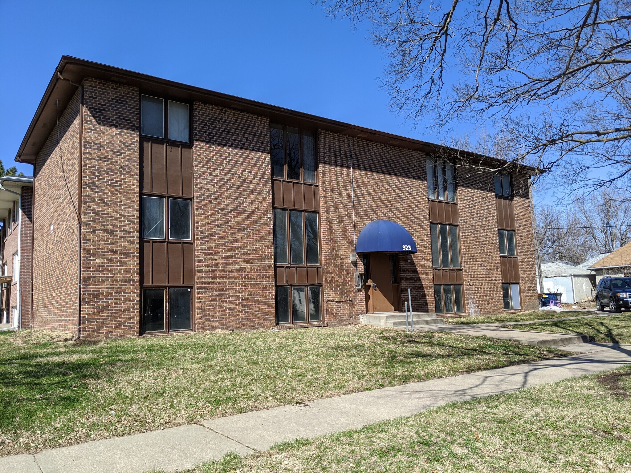 Building Photo - 923 S 10th St