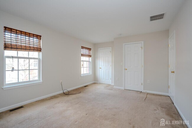 Building Photo - 5 Rafting Way