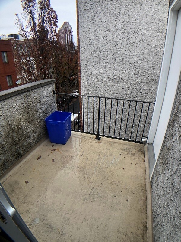 Building Photo - 1642 South St