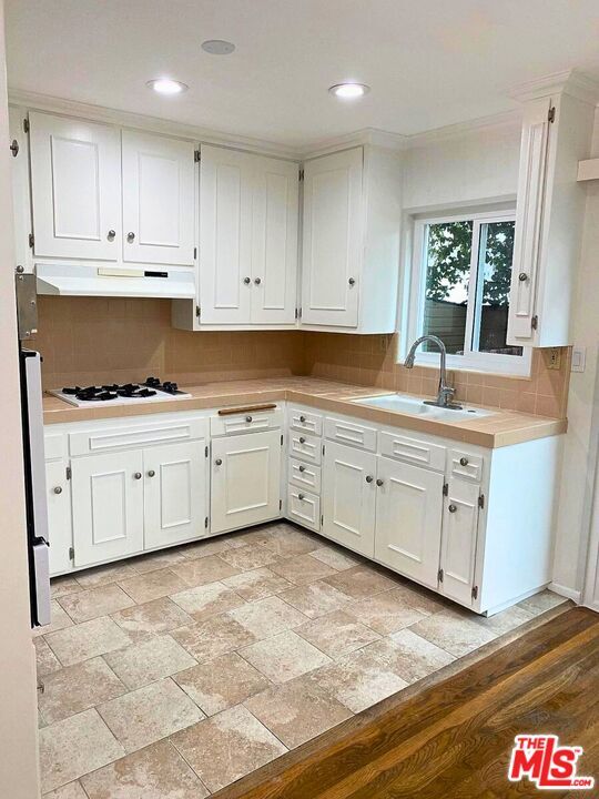 Building Photo - 1438 S Barrington Ave