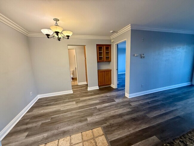 Building Photo - Spacious and Modern 2BR Condo in UTC, San Diego