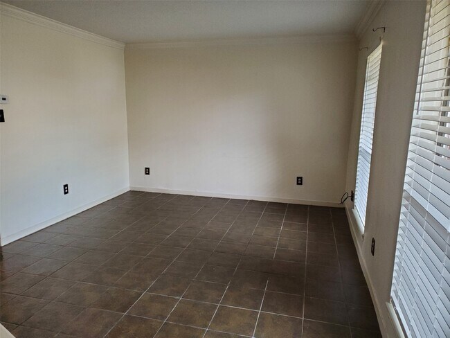 Building Photo - 9339 Westwood Village Dr