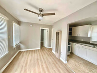 Building Photo - 532 W 77th St