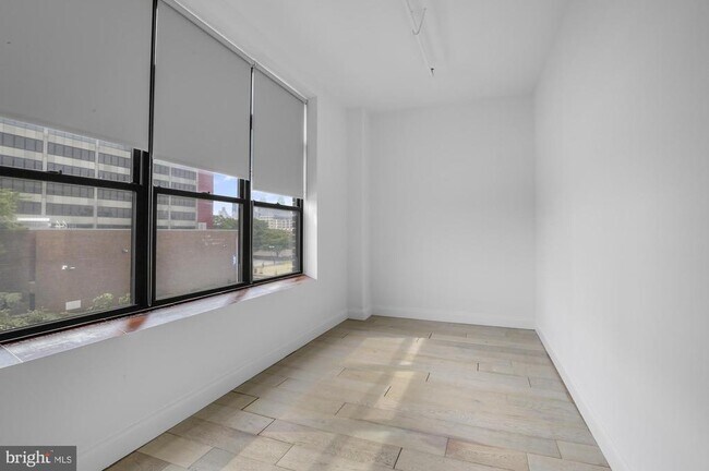 Building Photo - 301 Spring Garden St