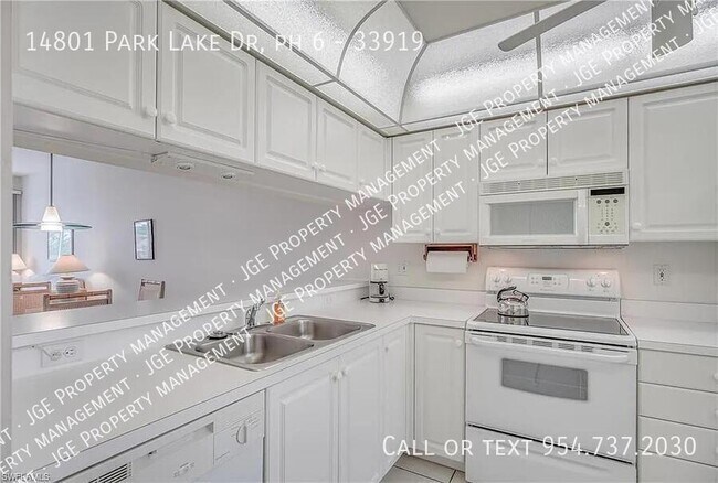 Building Photo - 14801 Park Lake Dr