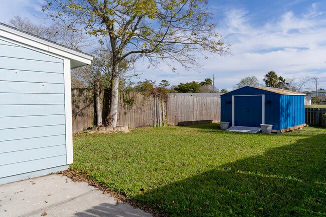 Building Photo - 756 Aquatic Dr