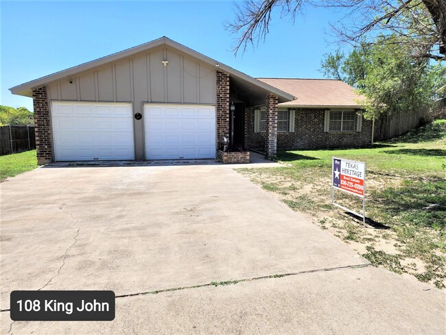 Primary Photo - 108 King Johns Pl