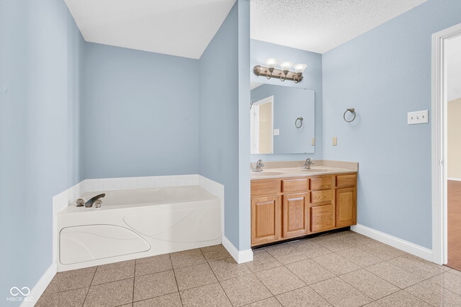 Building Photo - 8818 Browns Valley Ln