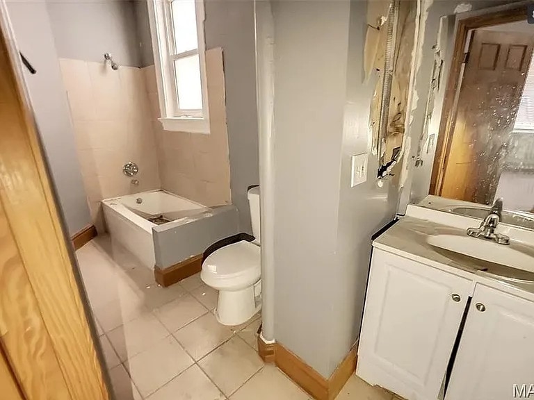 Building Photo - 2648 California Ave