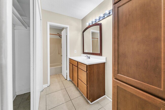 Building Photo - Adorable 3 Bed 2 Bath House for rent