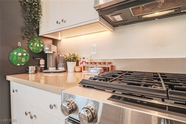 Building Photo - 11290 Hidden Peak Ave