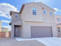 Building Photo - 866 E Artesia Pl