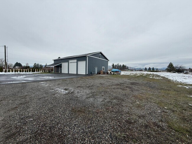 Building Photo - 24211 E Wellesley Ave