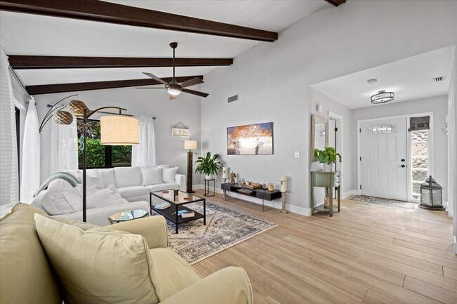 Building Photo - 4 Ironwood Way N