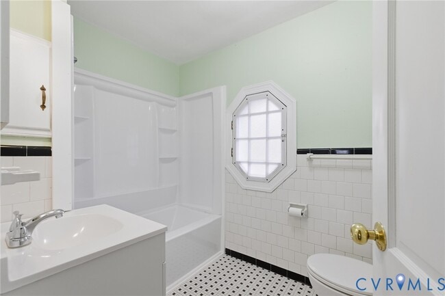 Building Photo - 717 Francis St