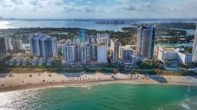 Building Photo - 6039 Collins Ave