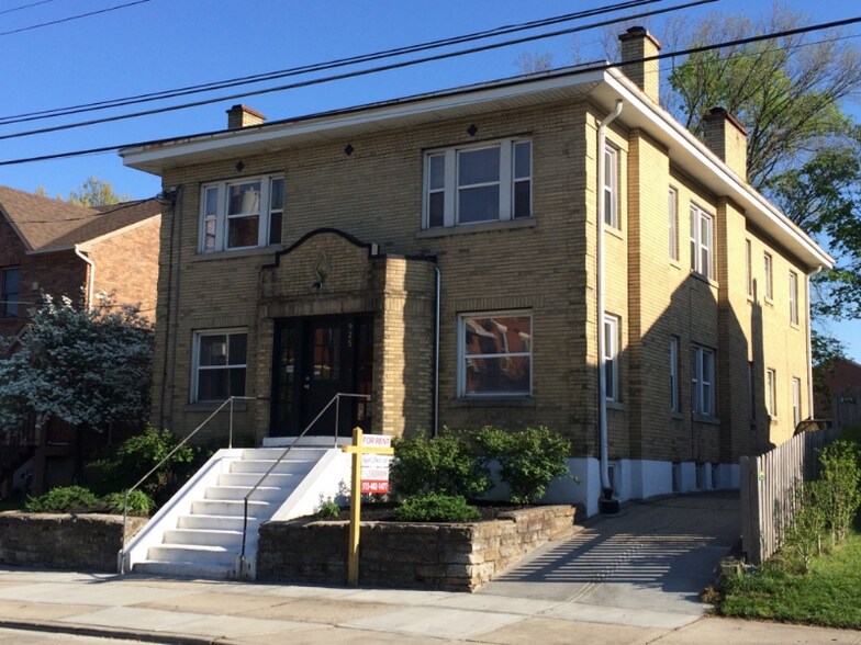 Building Photo - 925 Nassau St