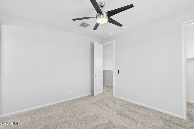 Building Photo - 130 N Bay Dr