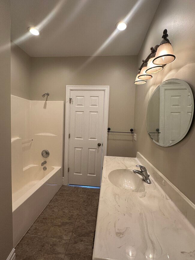 Building Photo - 115 W Maumee St