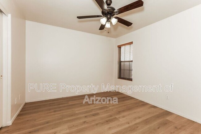 Building Photo - 10042 E Pantera Ave