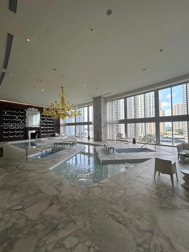 Building Photo - 475 Brickell Ave