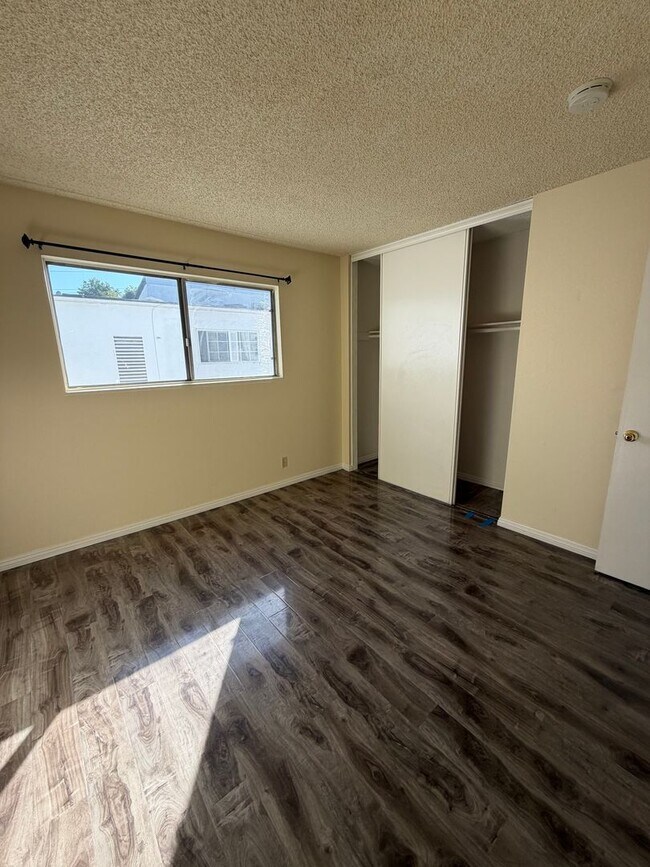 Building Photo - Beautiful Condo in Serene Montebello HOA Community – Pool, Spa & Prime Location