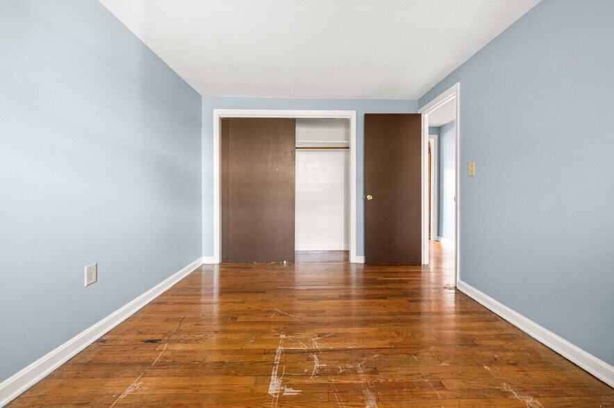 Building Photo - 30 Deerfield Ct