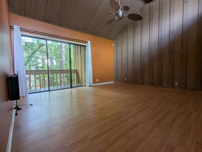 Building Photo - True Florida Living