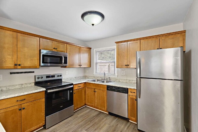 Building Photo - Western Branch Townhouse