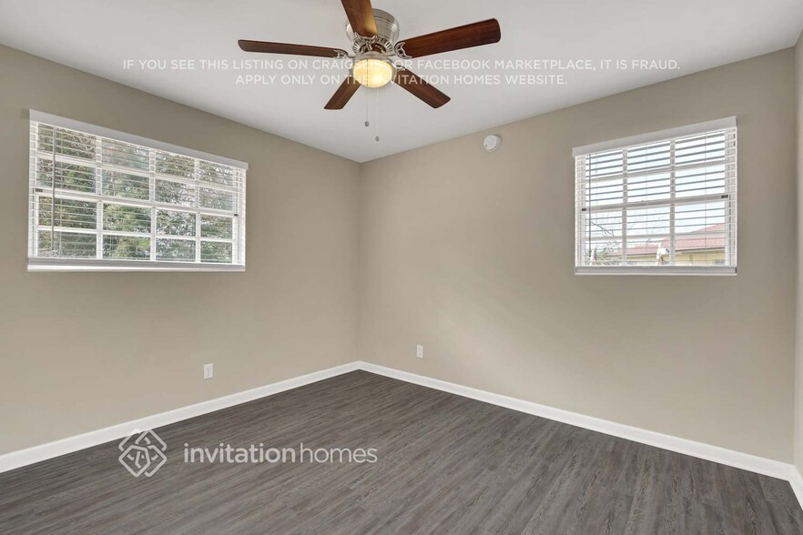 Building Photo - 1650 Cezanne Dr W