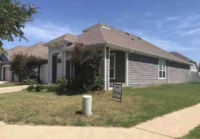 Primary Photo - 9145 Blackstone Dr