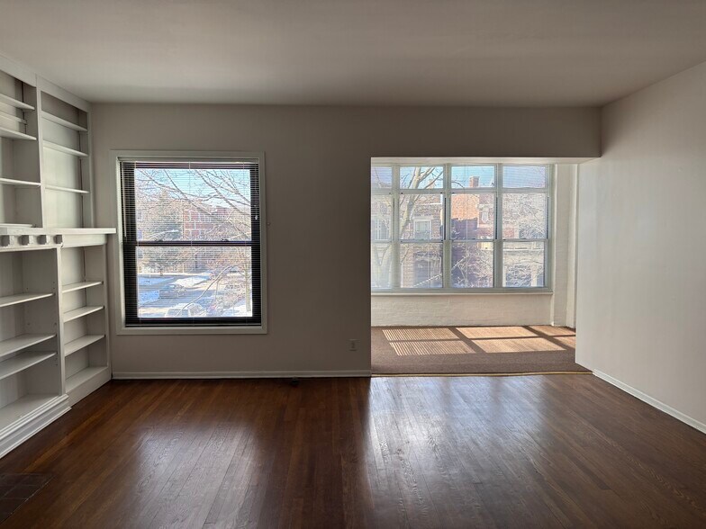 Building Photo - 5141 S Ellis Ave