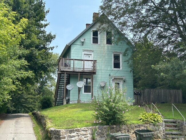 Primary Photo - 58 Smith Ave