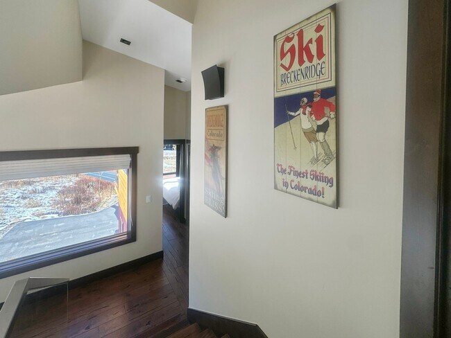 Building Photo - 3 Bed, home with views of Quandary Peak, Hot Tub, Flexible lease terms!