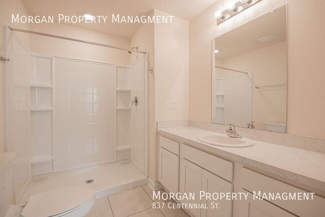 Building Photo - 837 Centennial St