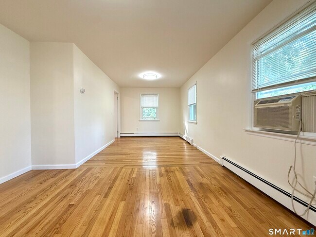 Building Photo - 299 Villa Ave