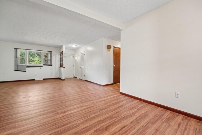 Building Photo - 1806 Balsamridge Rd