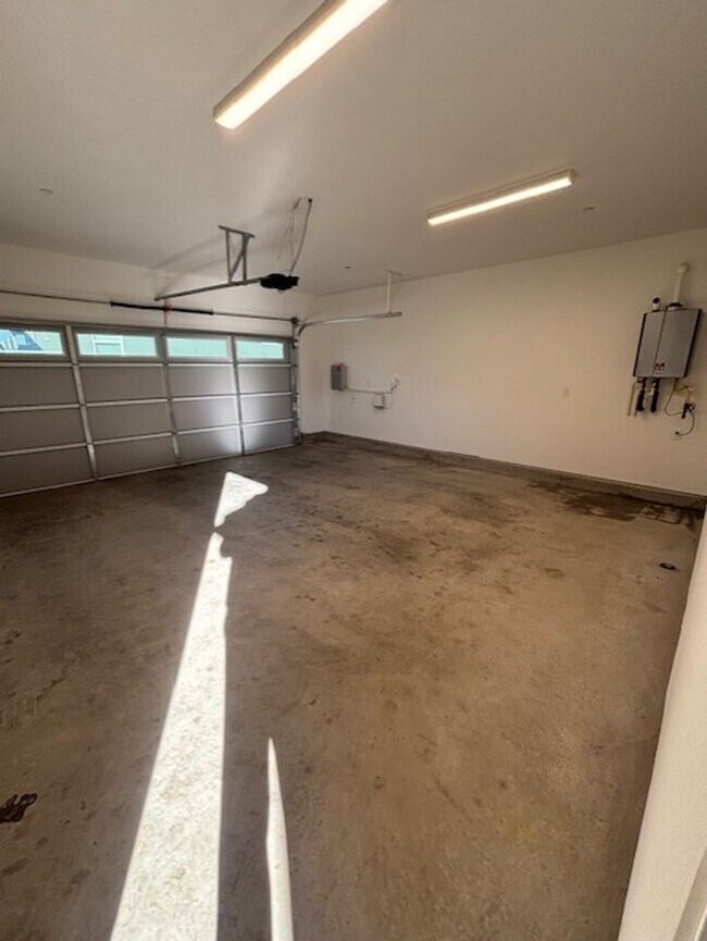 Building Photo - 1758 Thea Ave