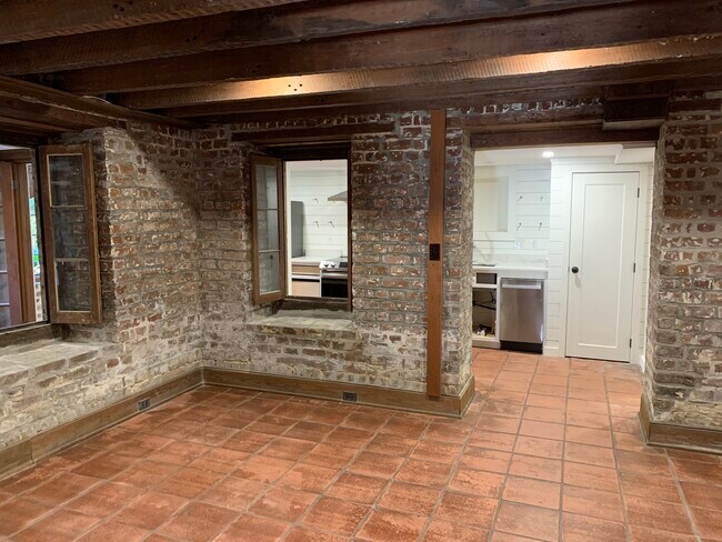 Building Photo - 20 Montagu St