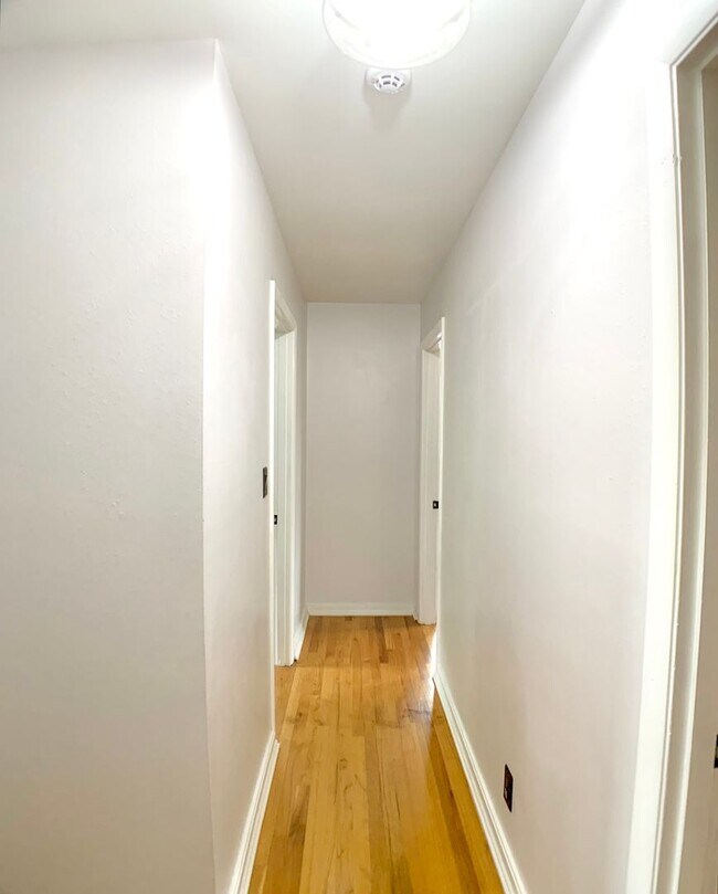 Building Photo - 313 Verdun Dr