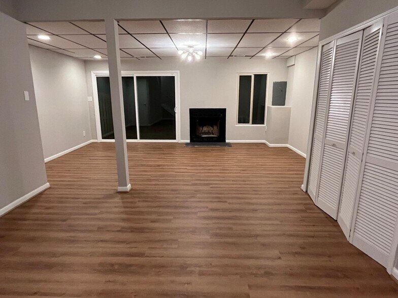 Building Photo - 3085 Bridgeton Ct