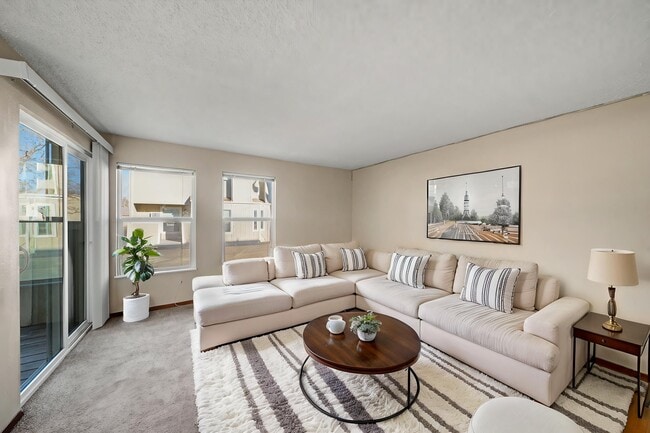 Building Photo - 1018 Davidson Dr