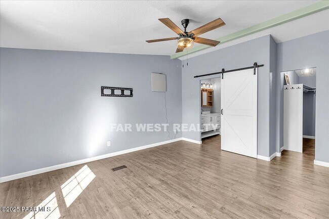 Building Photo - 2490 W Glenshandra Dr