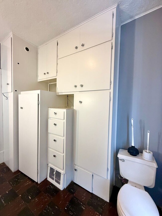 Building Photo - Two Bedroom Home in Muskegon