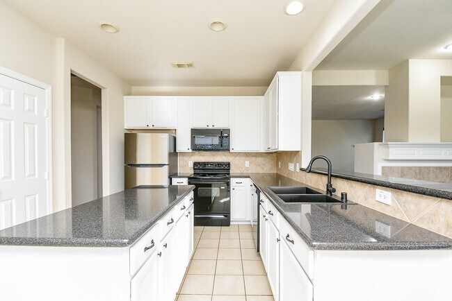 Building Photo - 9135 Edgeloch Dr