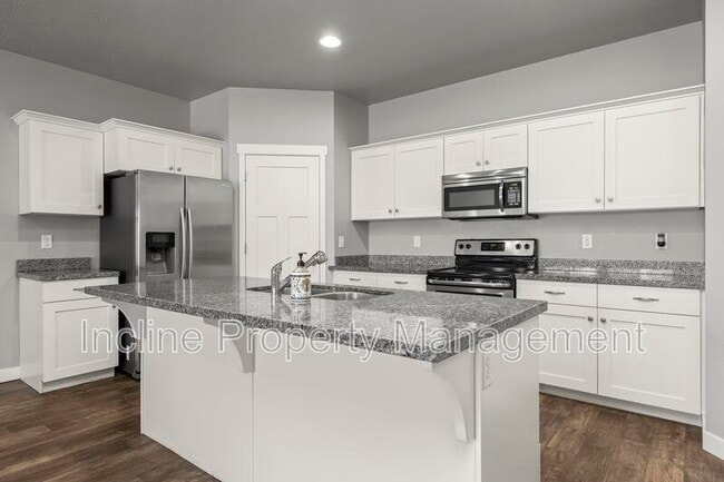 Building Photo - 5638 Island Ridge Dr